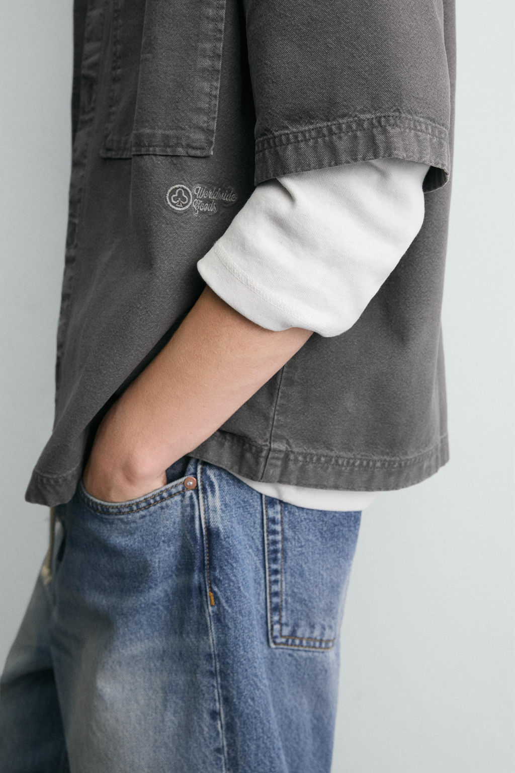 CAMISA ESTRUCTURA BOLSILLOS / Gris