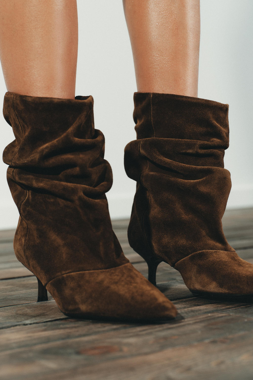 RUFFLED SPLIT SUEDE ANKLE BOOTS - Zara фото 15