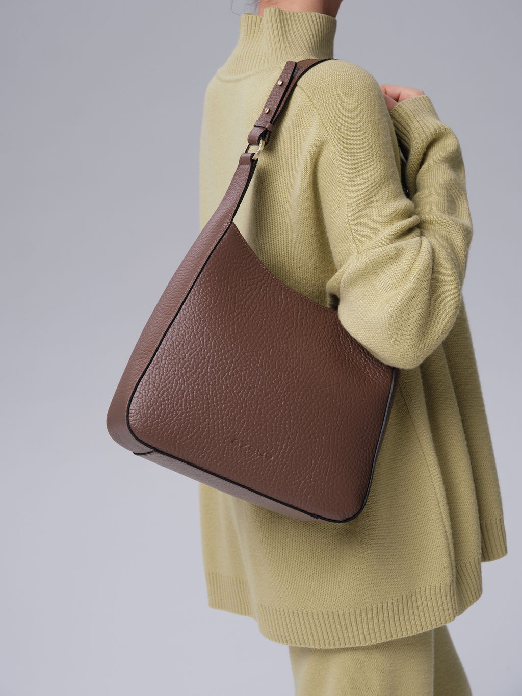 Кожаная сумка Azaro 31027 коричневый какао