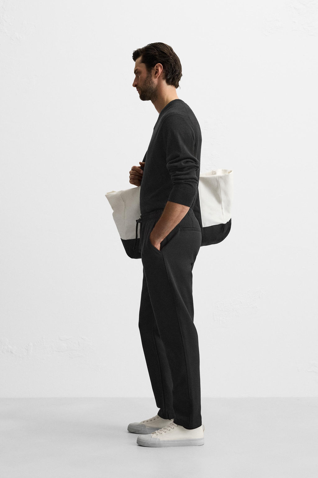 PANTAL?N CINTURA JOGGER CONFORT / Negro - Zara фото 4