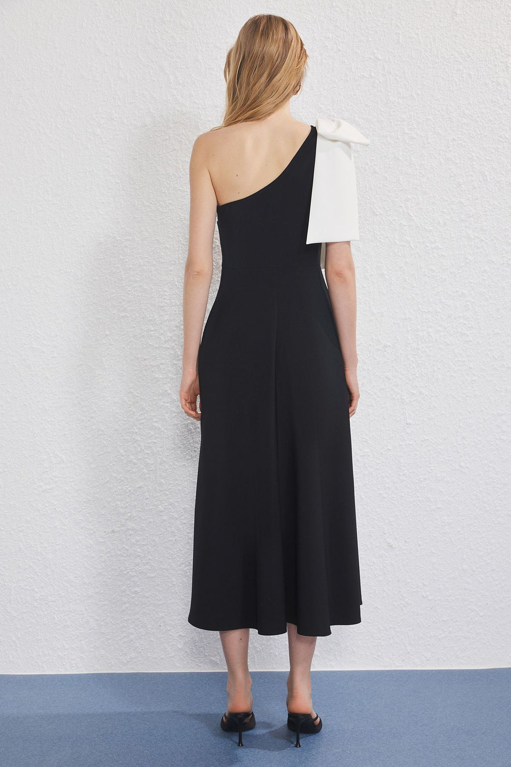 Siyah-Beyaz Fiyonk Detayl? Abiye Gece Mezuniyet Elbisesi TPRSS25EL00290