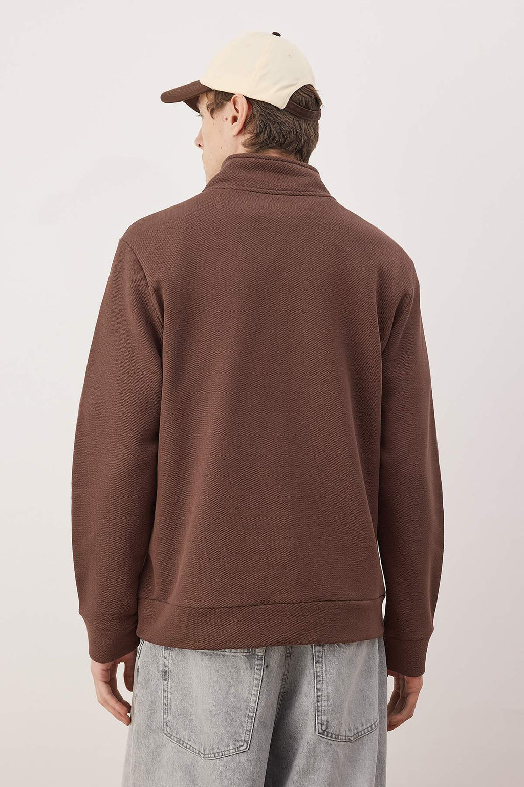 Kahverengi Regular/Normal Kesim Dik Yaka Ici Sardonlu Dokulu Sweatshirt TMNAW26SW00057 - Trendyolmilla фото 4