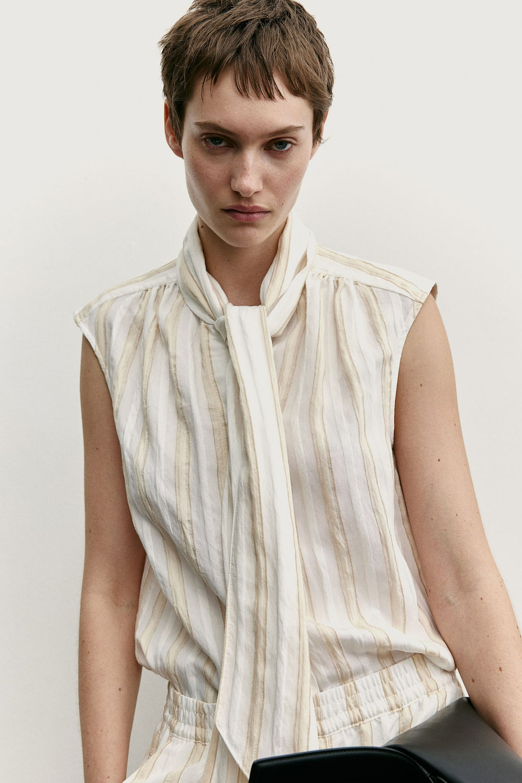 Blusa con lazada