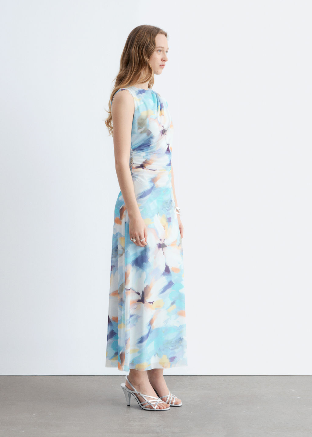 Vestido midi drapeado sin mangas - H&m фото 5