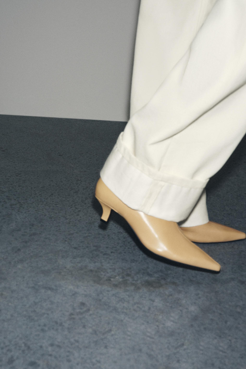 LEATHER HEELED ANKLE BOOTS - Zara фото 3