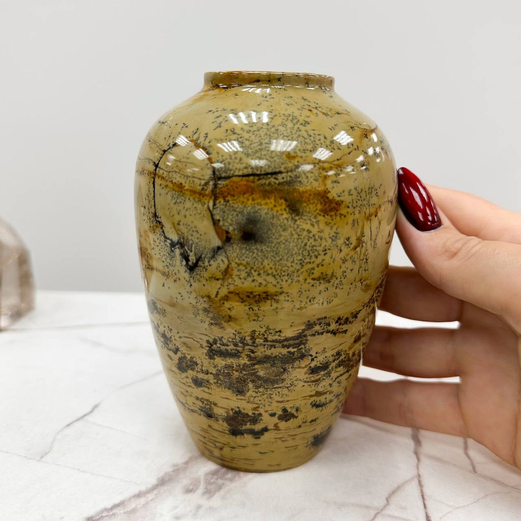 Ваза из дендритовой Яшмы