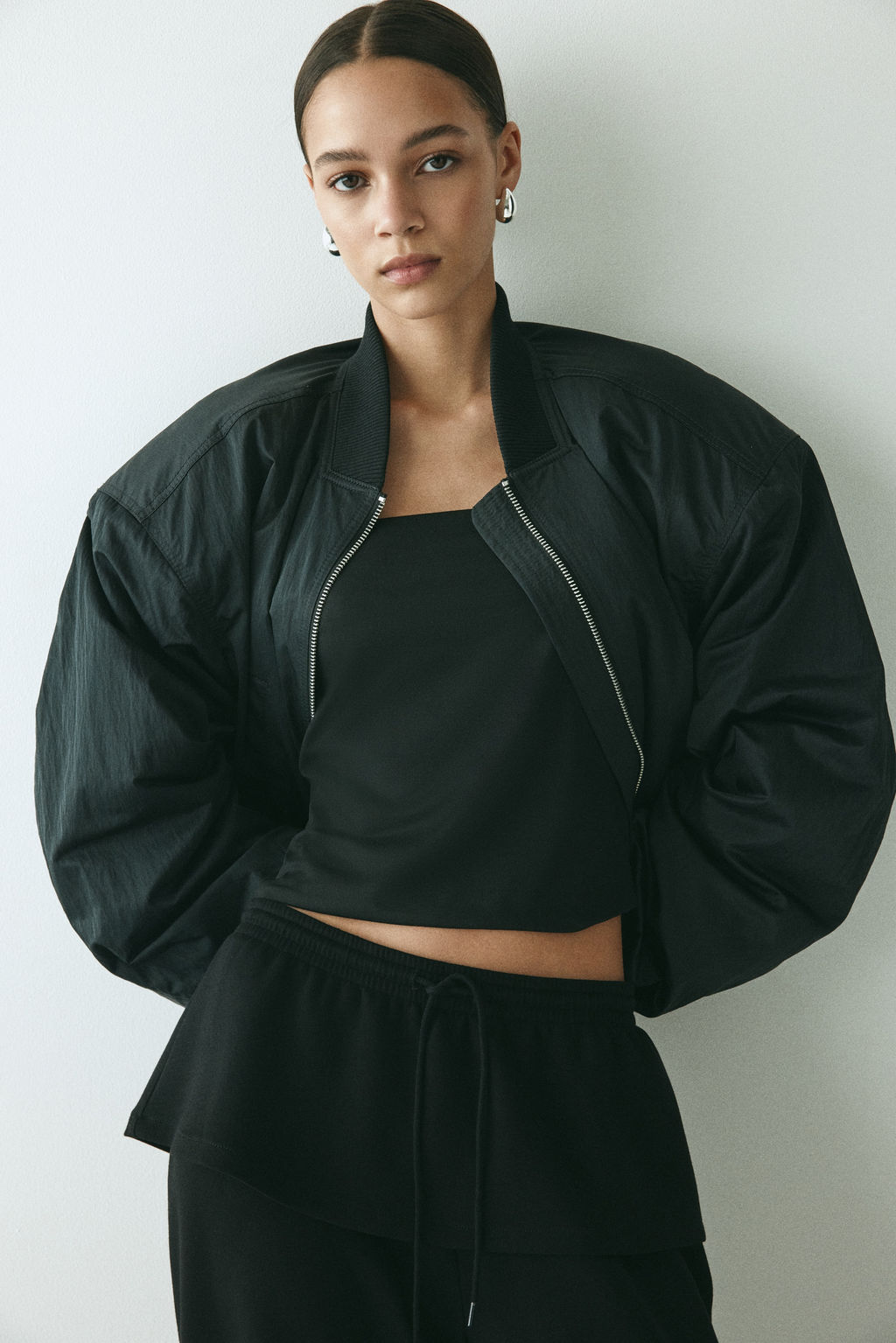 Pantal?n efecto neopreno con falda superpuesta - H&m фото 2