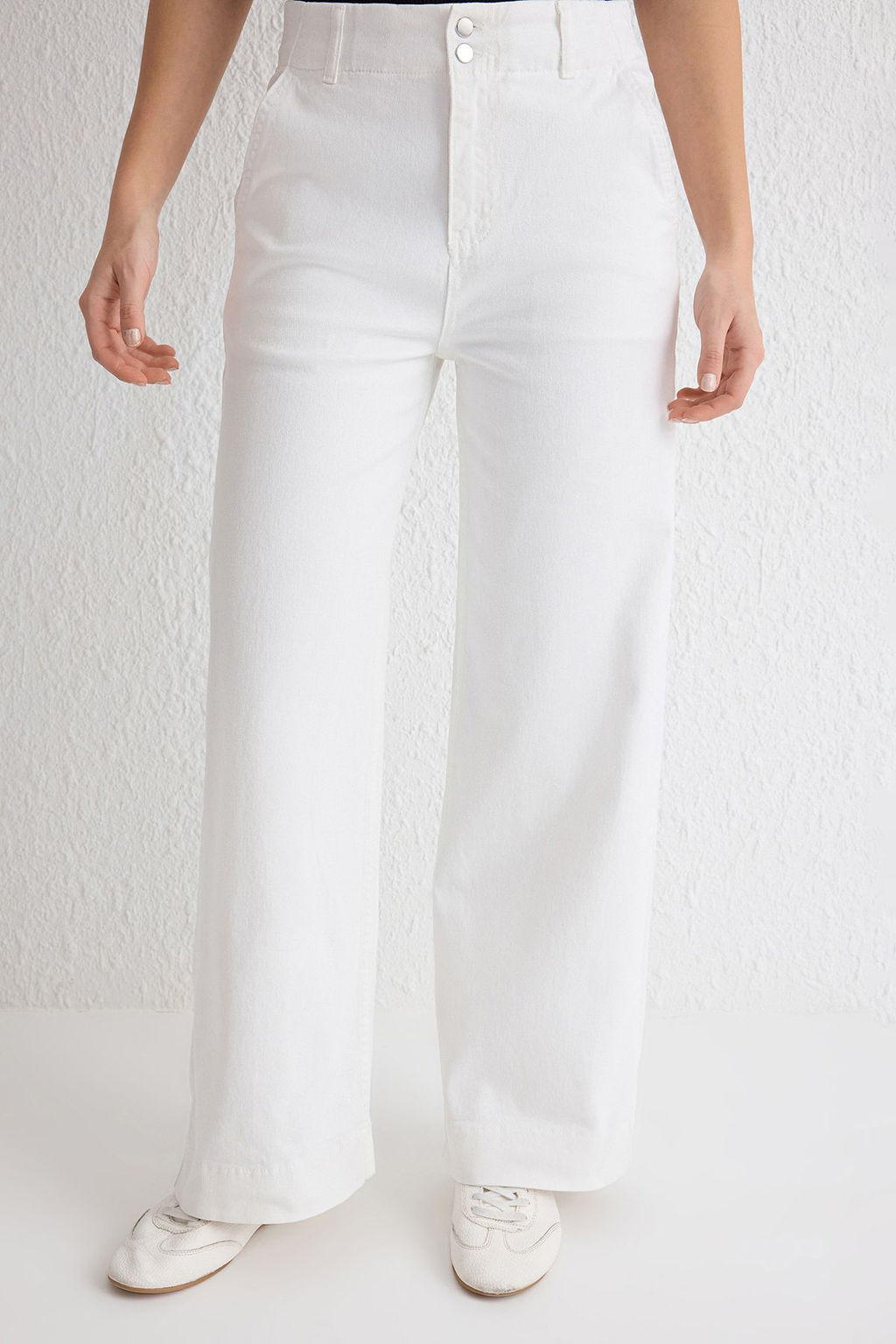 TRENDYOLMILLA Beyaz Dugme Detayl? Yuksek Bel Wide Leg Jeans TWOSS25JE00183  фото 3