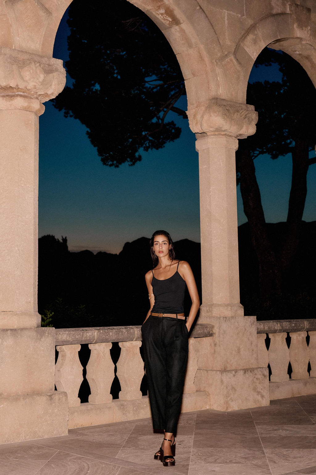 LINEN BELTED STRAIGHT-LEG TROUSERS