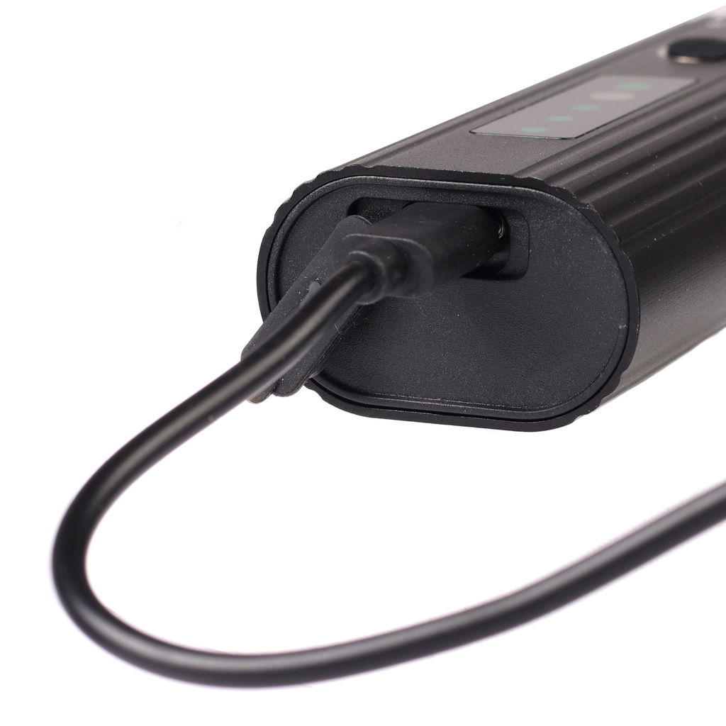 Фонарь передний COMIRON OKO700 корпус: авиационный алюминий 6063, IP67; свет: 2 XPG, 700lm; аккум: 3.7V 4000 mAh, USB; POWER BANK. /уп 50/ - Галеонтрейд фото 18