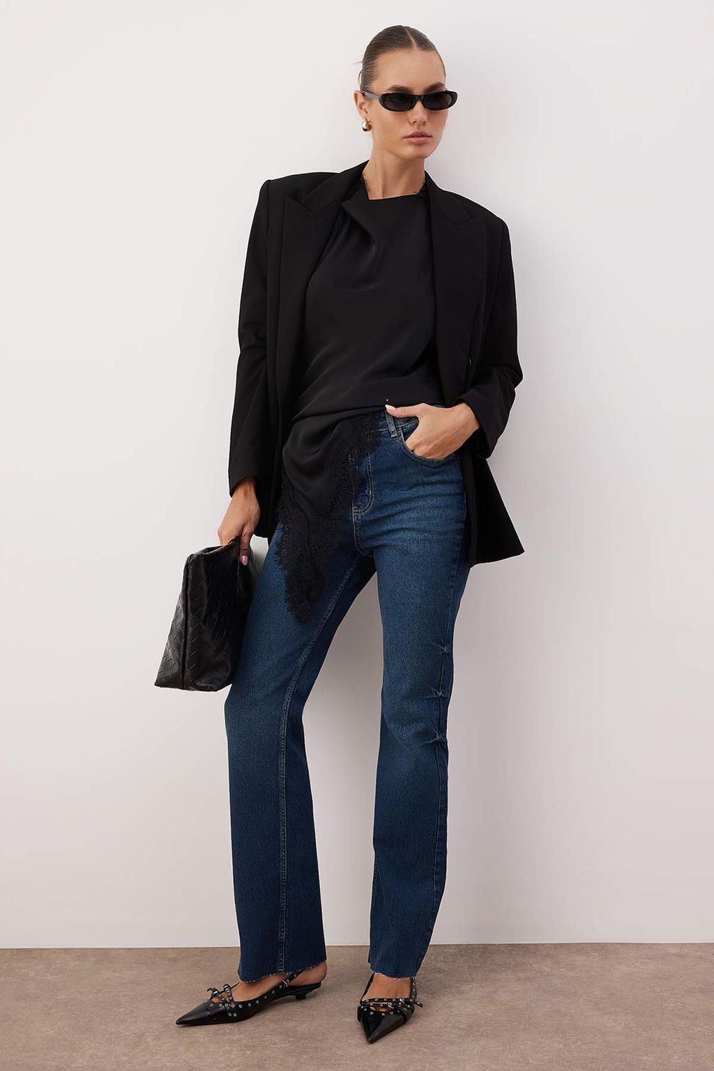 Koyu Mavi Pacas? Kesikli Yuksek Bel Comfort/Esnek Flare Jeans TWOAW26JE00258