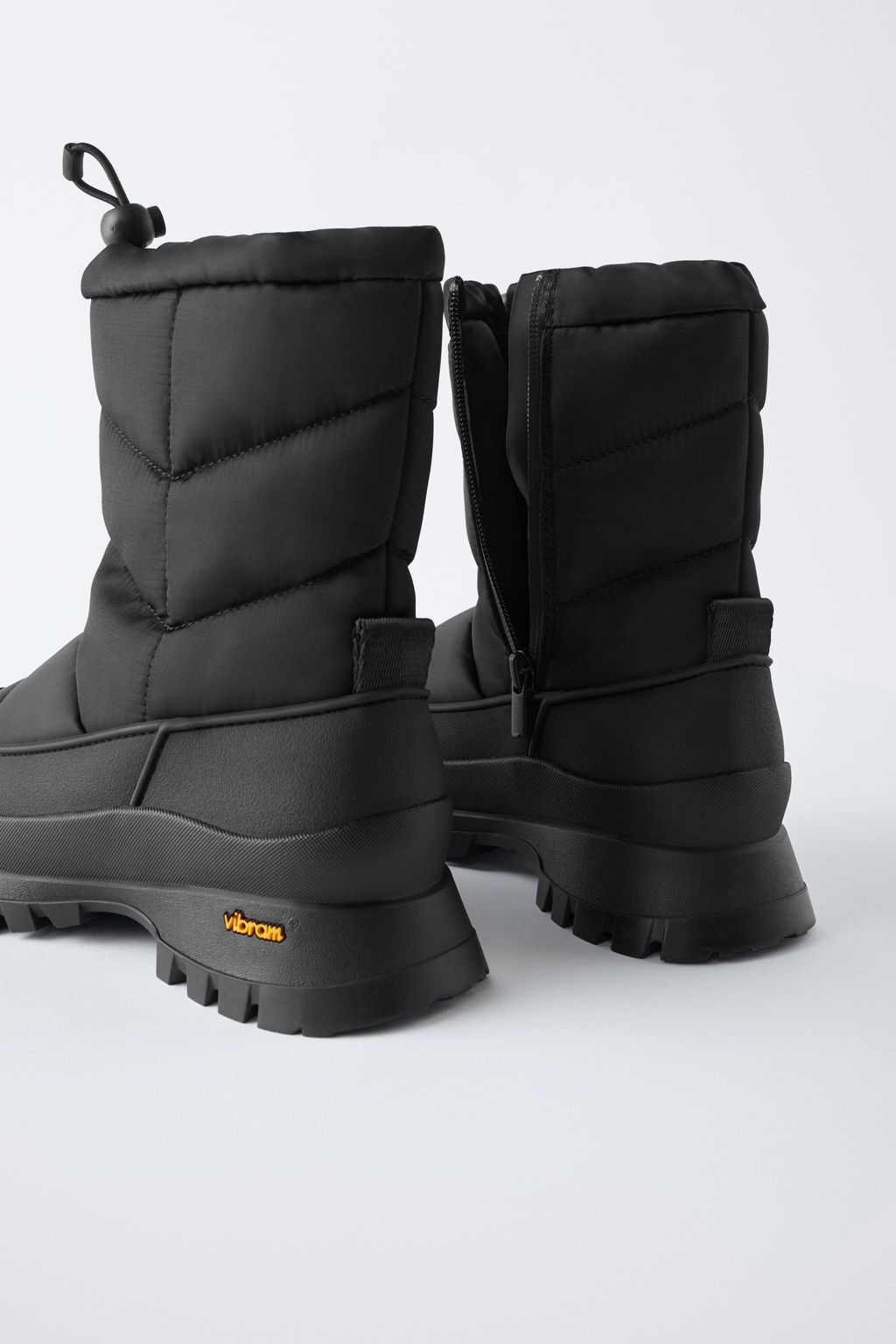 PADDED WATER-REPELLENT VIBRAM® SKI COLLECTION BOOTS