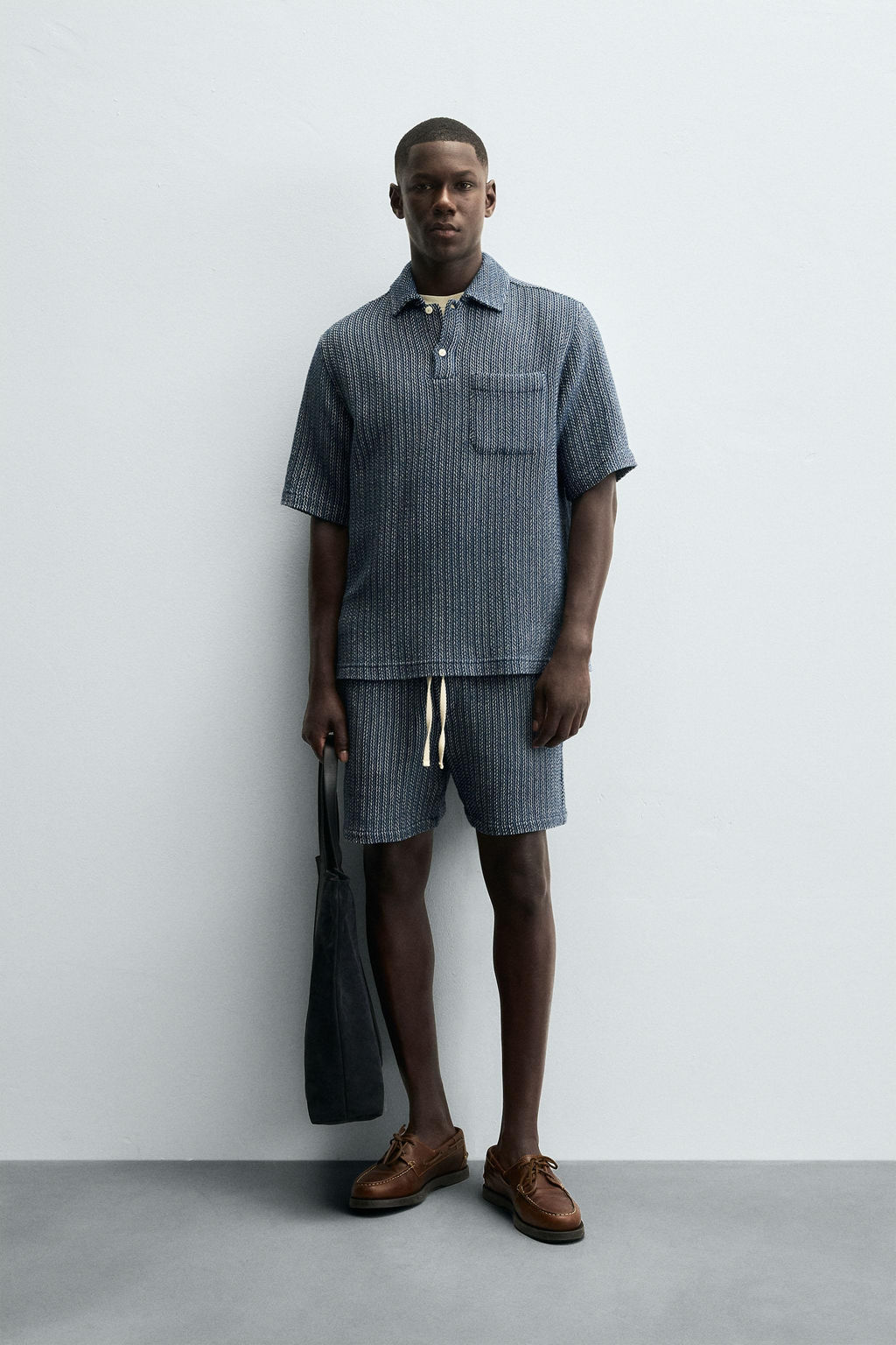 JACQUARD TEXTURED BERMUDA SHORTS