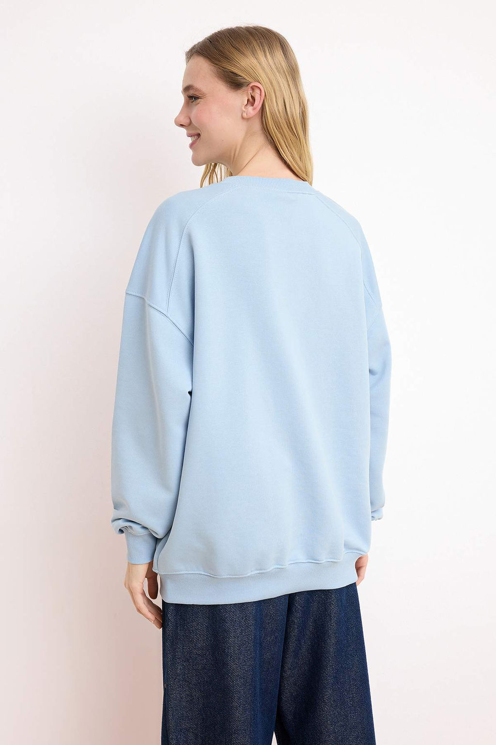 Tas Regular/Normal Kal?p Dusuk Kol Uzun Kollu 3 Iplik Sardonsuz Orme Sweatshirt TWOSS26SW00010 - Trendyolmilla фото 8