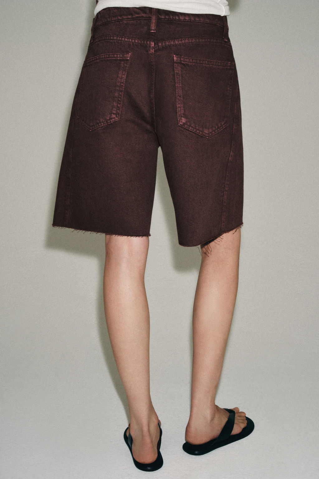 BERMUDA DENIM RELAXED TIRO MEDIO ZW COLLECTION / Granate oscuro - Zara фото 4