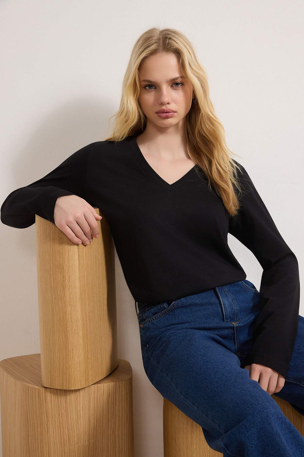TRENDYOLMILLA Siyah %100 Pamuk Regular/Normal Kal?p Basic V Yaka Uzun Kollu Orme T-Shirt TWOAW21TS0099  фото 18