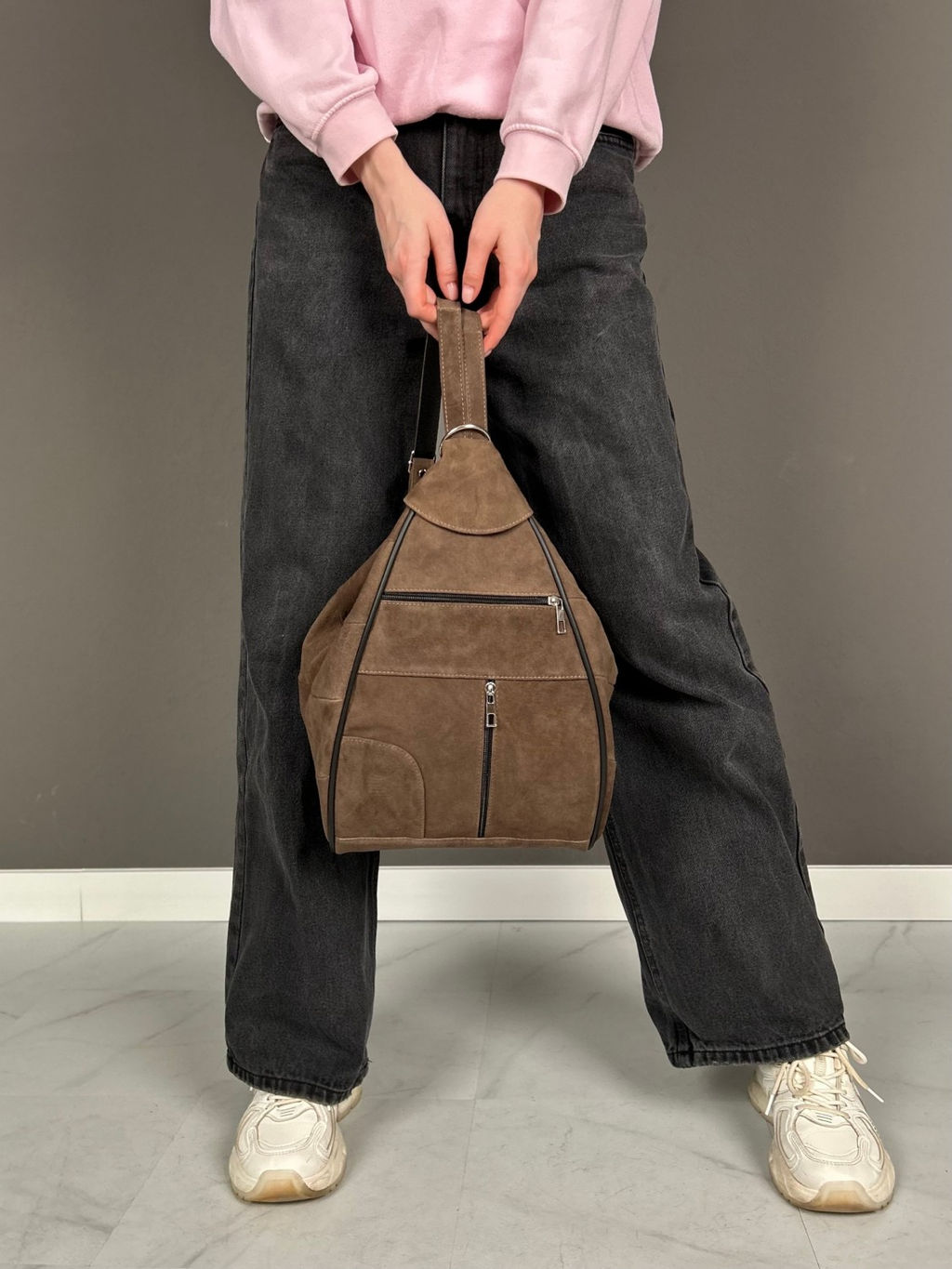 Сумка-рюкзак женская из телячьей кожи