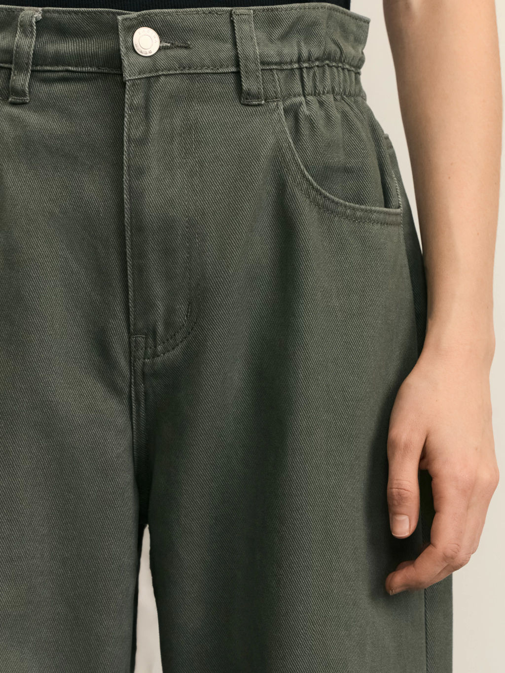 Джинсы baggy с резинкой в поясе / Zarina фото 5