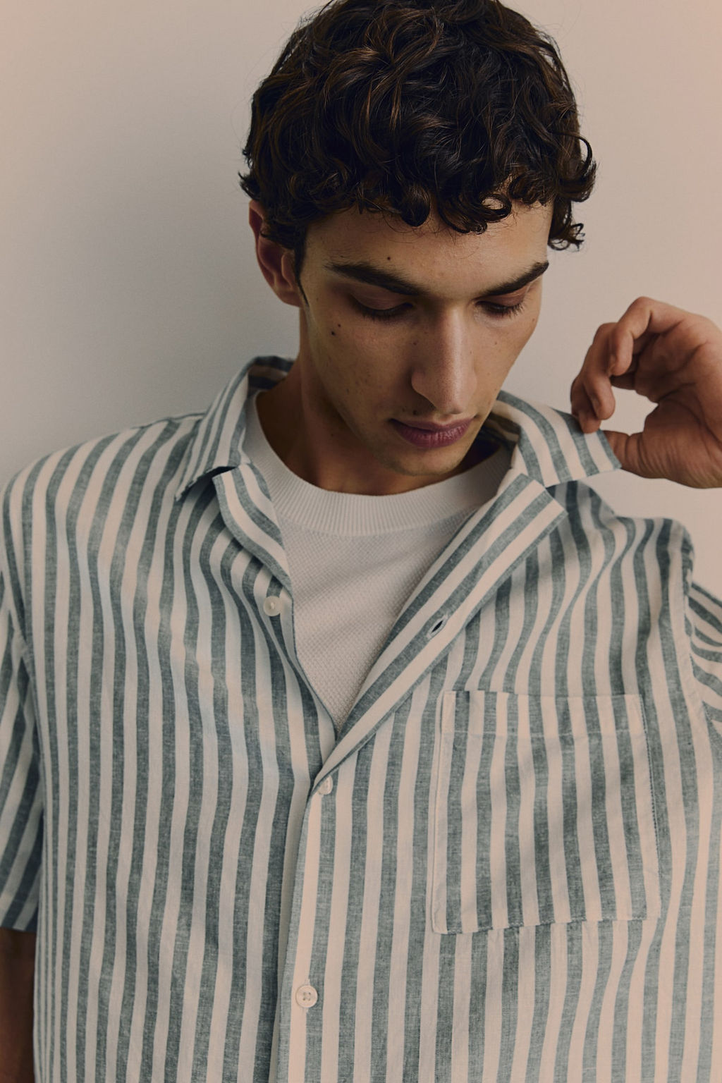 Camisa resort en mezcla de lino Regular Fit - H&m фото 4