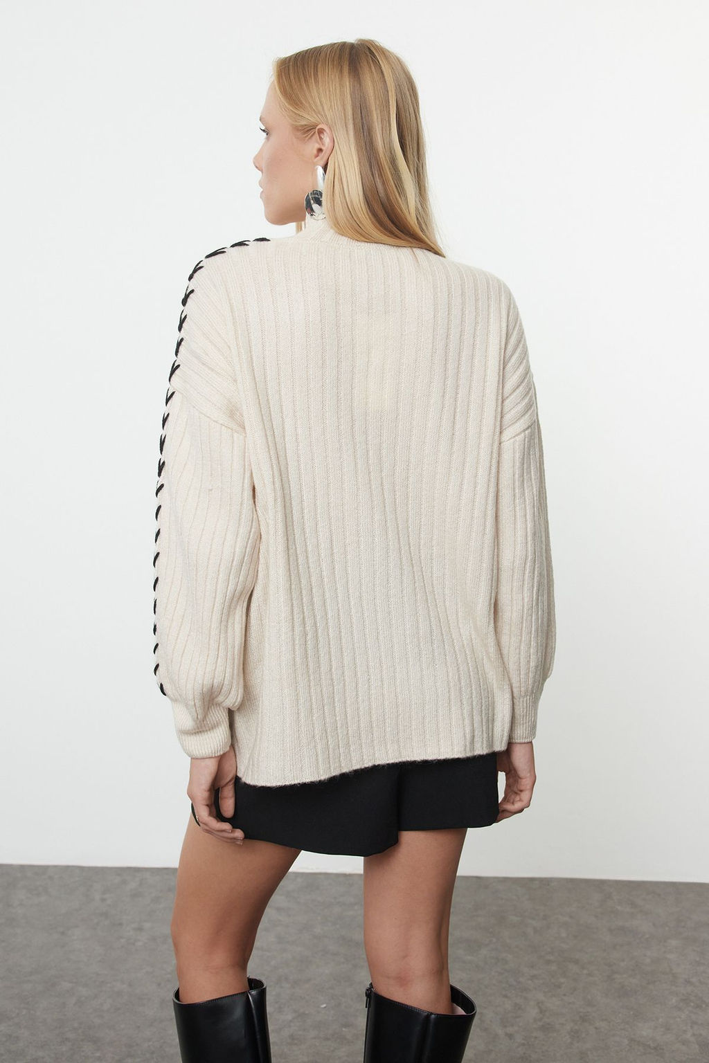 Tas Dik Yaka Nak?sl? Yumusak Dokulu Genis Kal?p Triko Kazak TWOAW25KZ00181 - Trendyolmilla фото 5