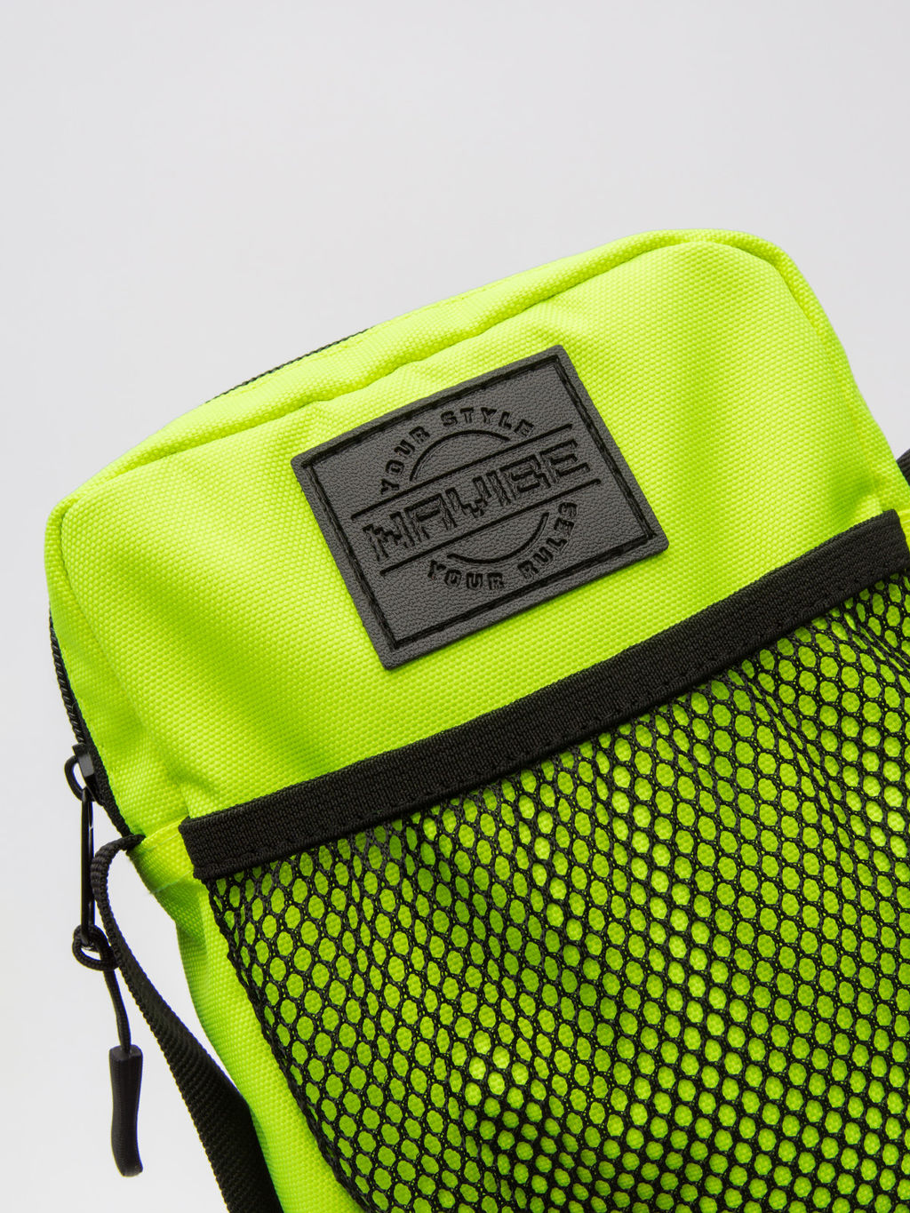 V54 001 32 Сумка мессенджер