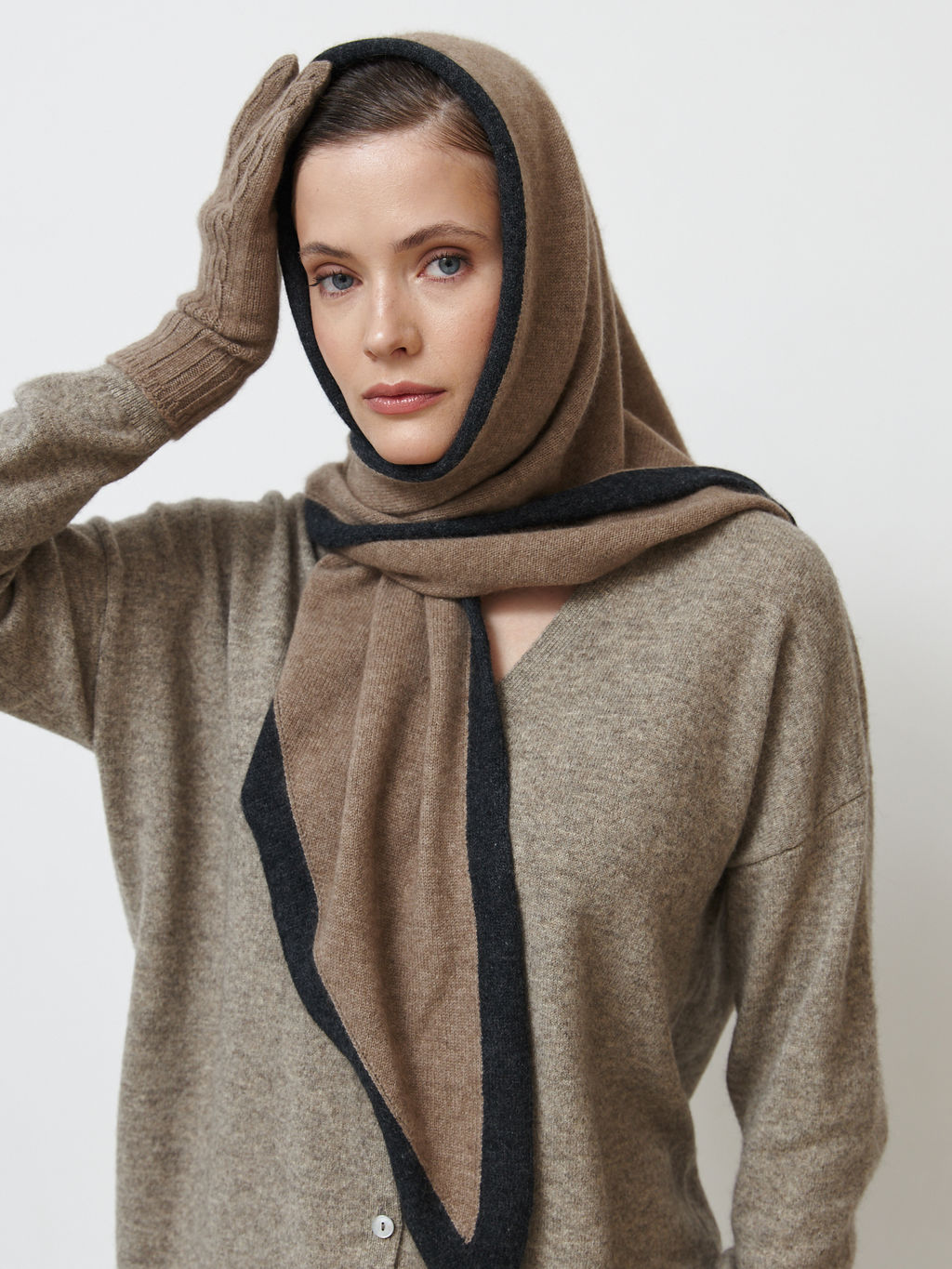 Шарф из кашемира 09092 капучино/антрацит