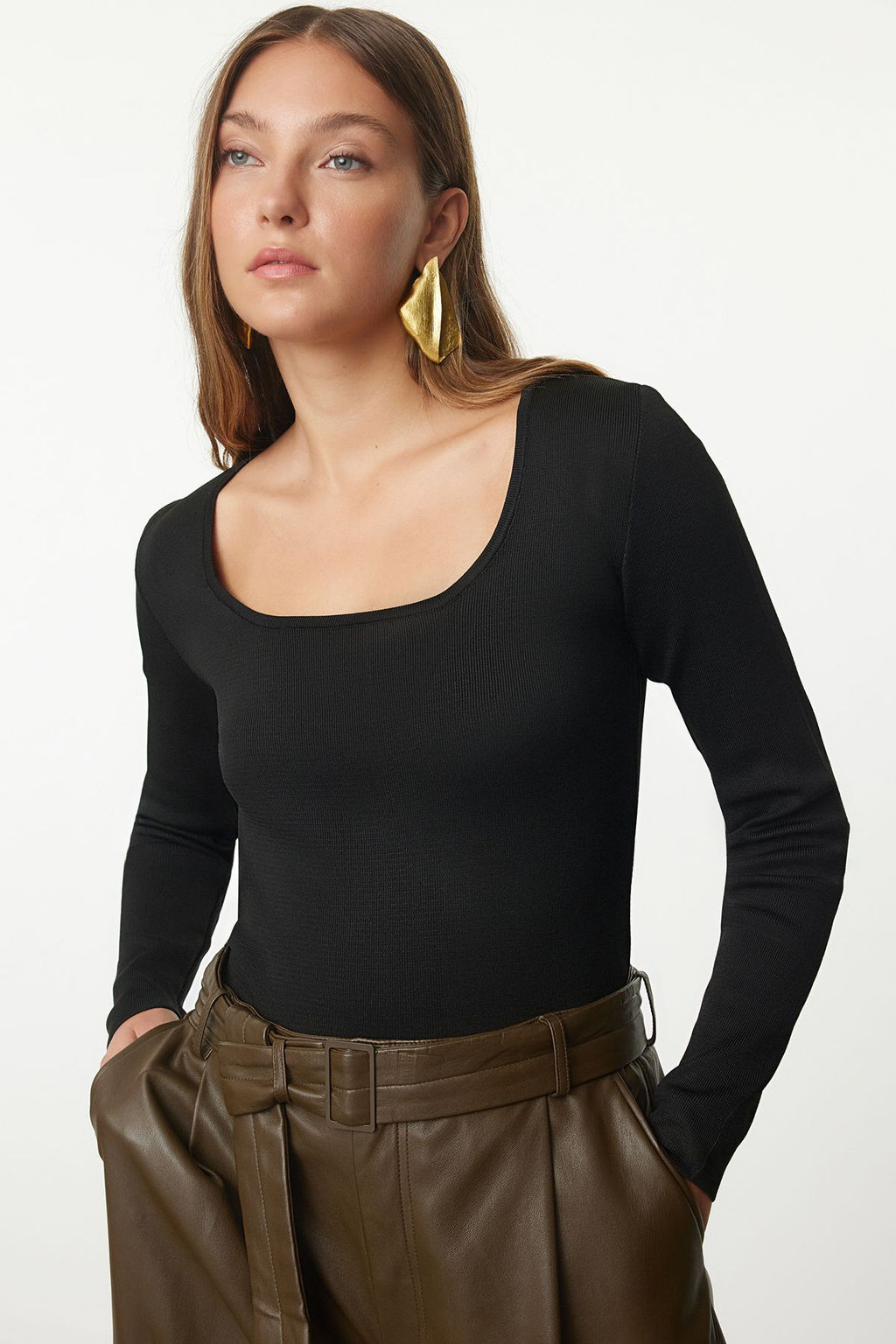 TRENDYOLMILLA Haki Basic Havuz Yaka Triko Kazak TWOAW25KZ00193