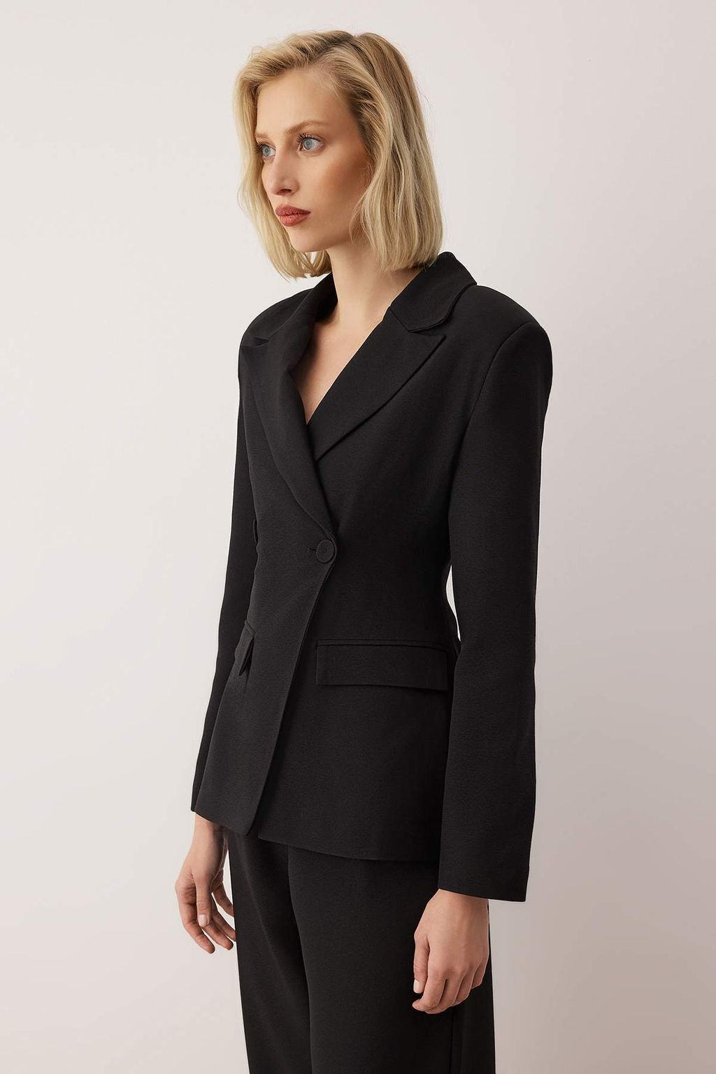 EXCLUSIVE Ozel Koleksiyon Siyah Fitted Peplum Blazer Ceket TWOAW26BC00055 - Trendyolmilla фото 3