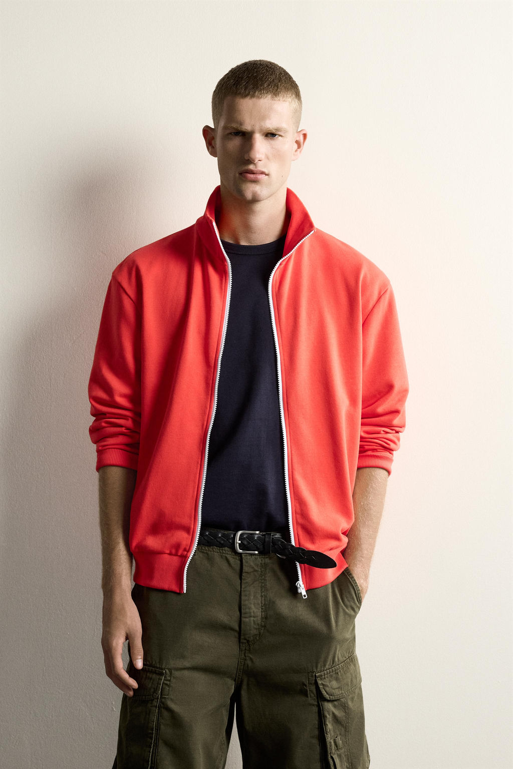 SUDADERA RELAXED FIT CREMALLERA CONTRASTE / Rojo / Naranja - Zara фото 2