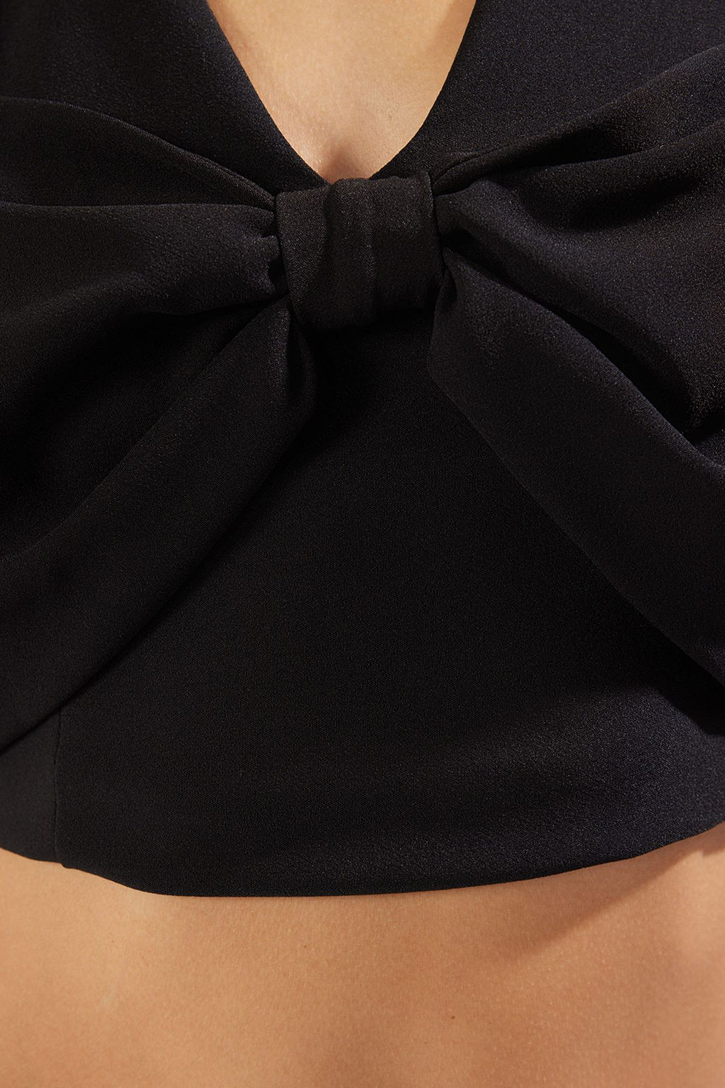 Siyah Fiyonk Detayl? Crop Dokuma Bluz TPRSS25BZ00022 - Trendyolmilla фото 6