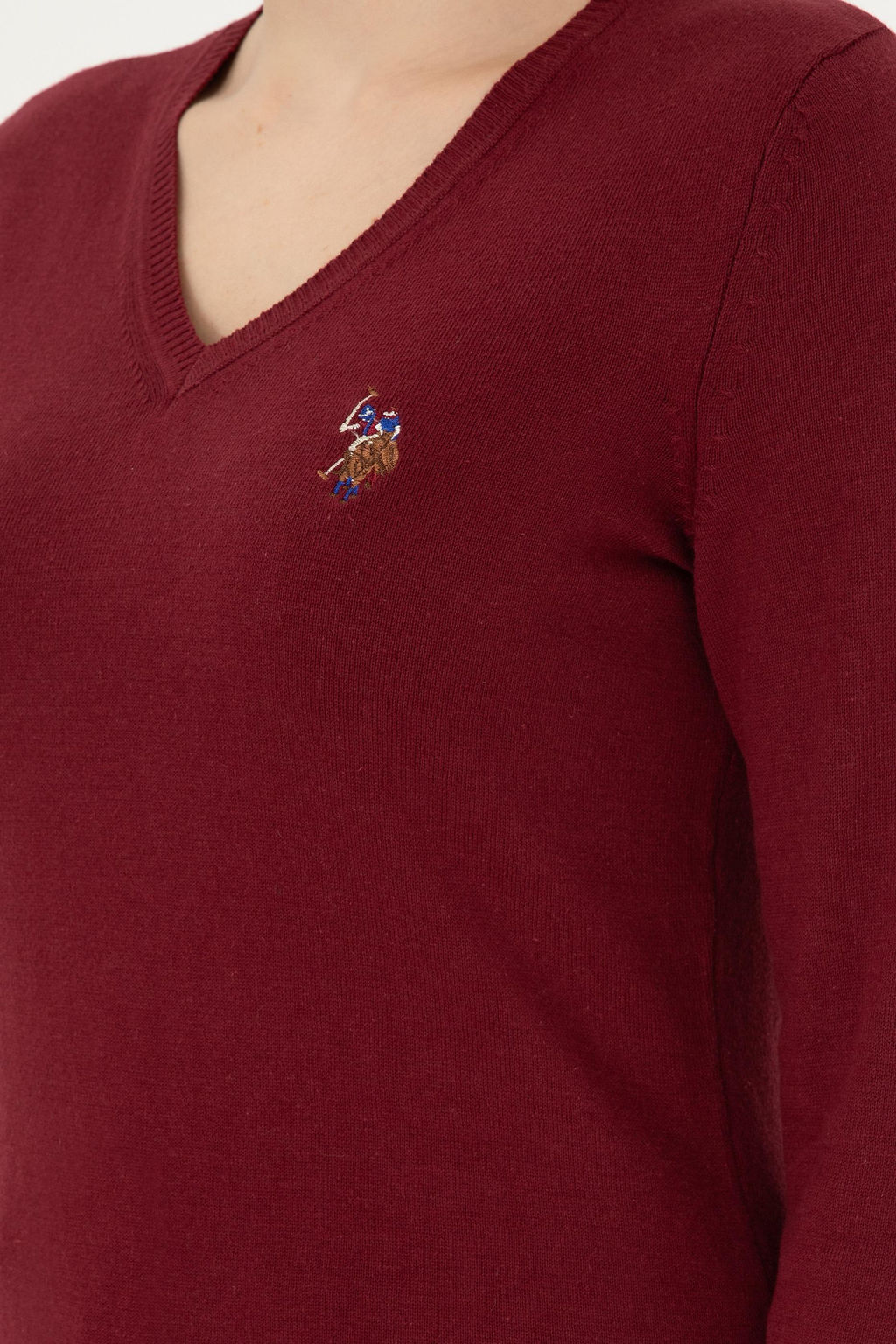 Женский бордовый базовый свитер с v-образным вырезом Неожиданная скидка в корзине - U.s. polo assn фото 7