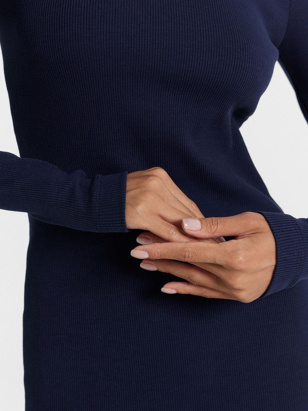 Облегающее платье миди в рубчик синего цвета