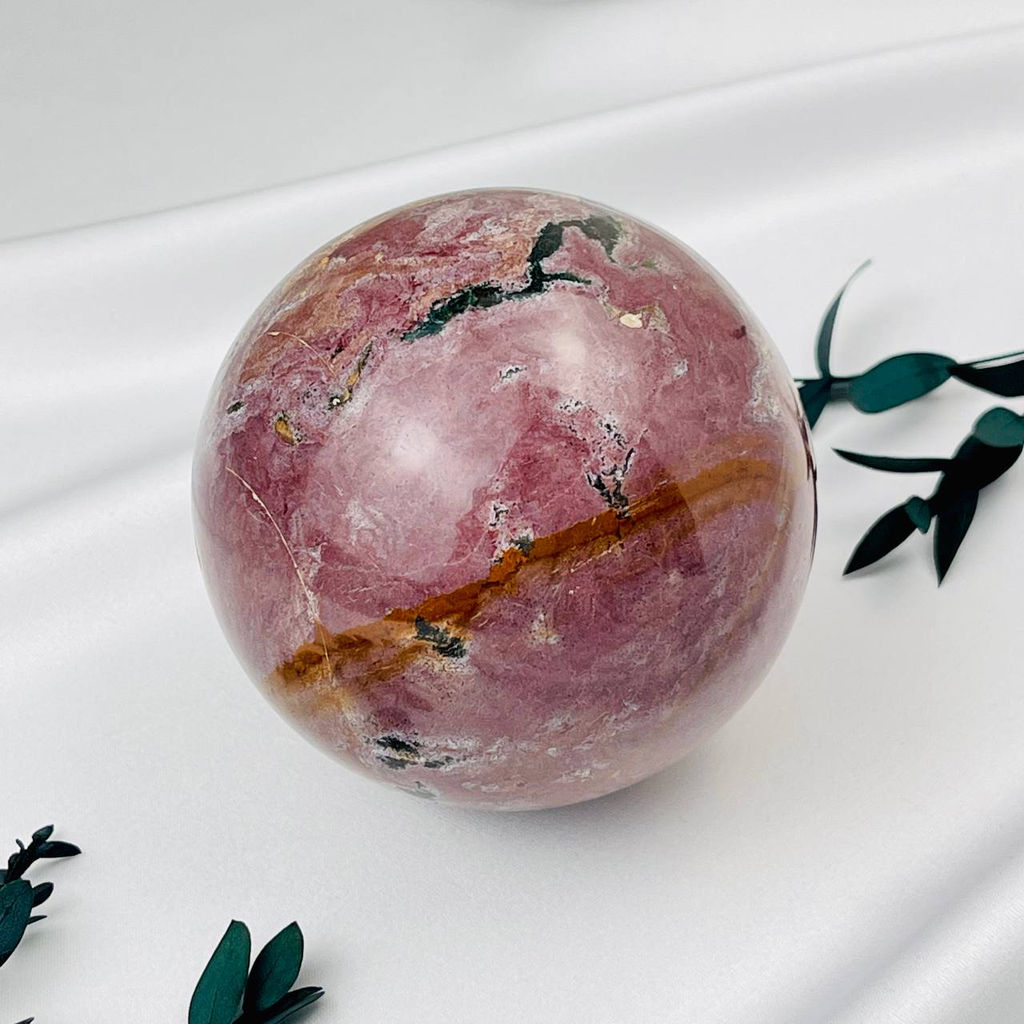 Шар из Яшмы океанической