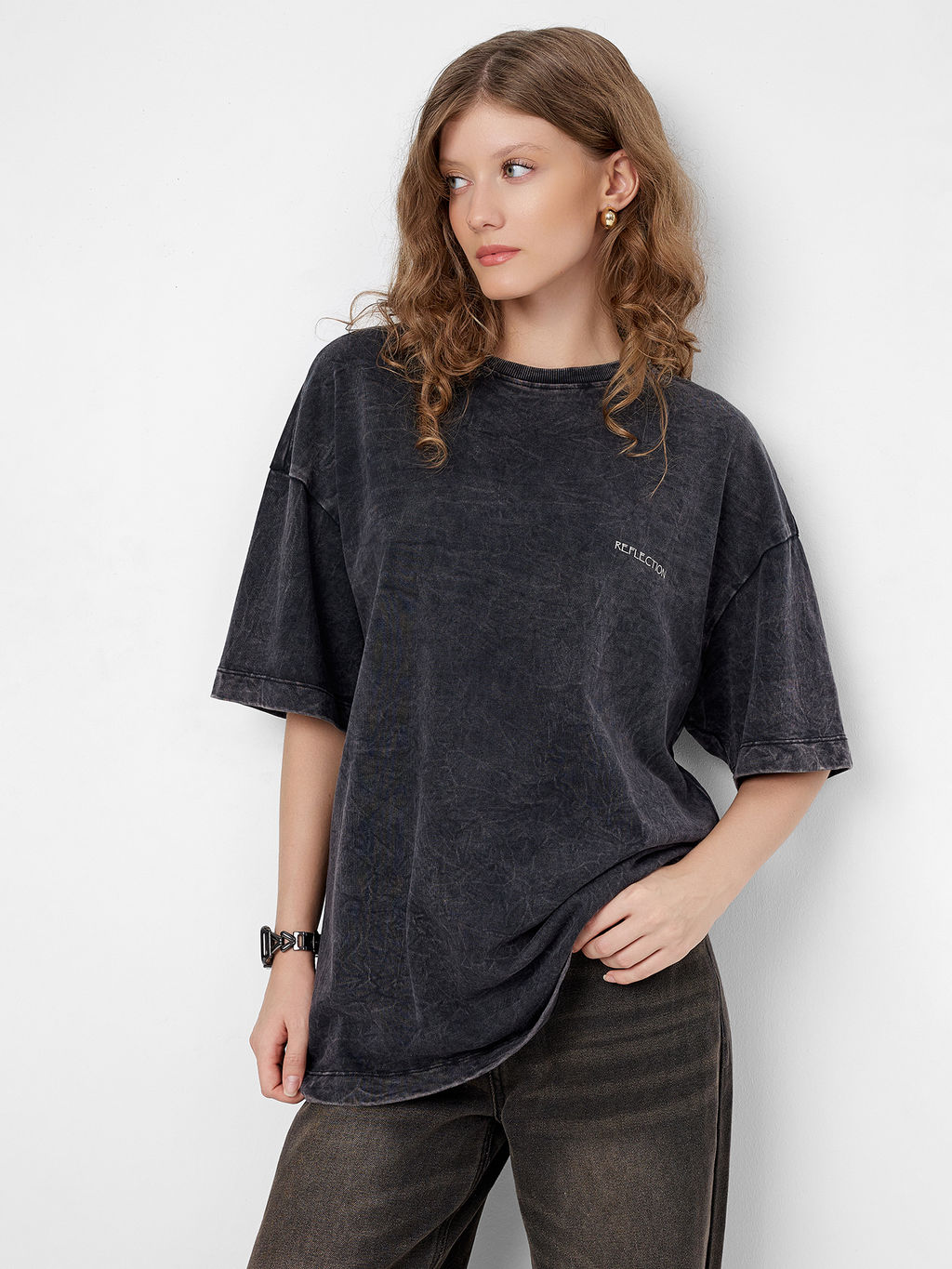 Футболка женская серая с принтом и надписью reflection - Mark formelle фото 8