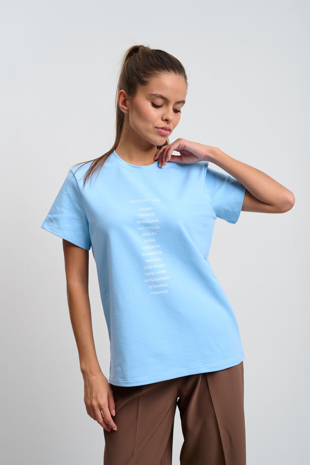 Футболка женская голубая "Зачеркнутые города"
