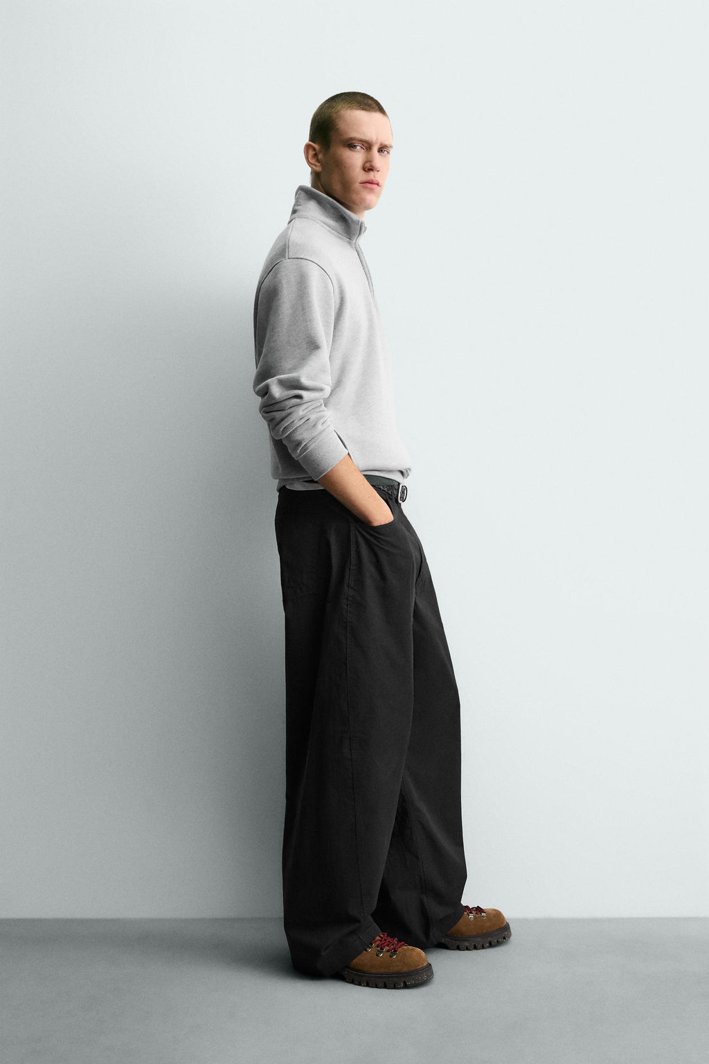 PANTAL?N CURVED FIT / Negro - Zara фото 4