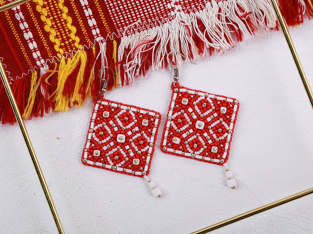 Klart набор для вышивания 10-507 Серьги квадратные. Красный орнамент 4.5 х 4.5 см