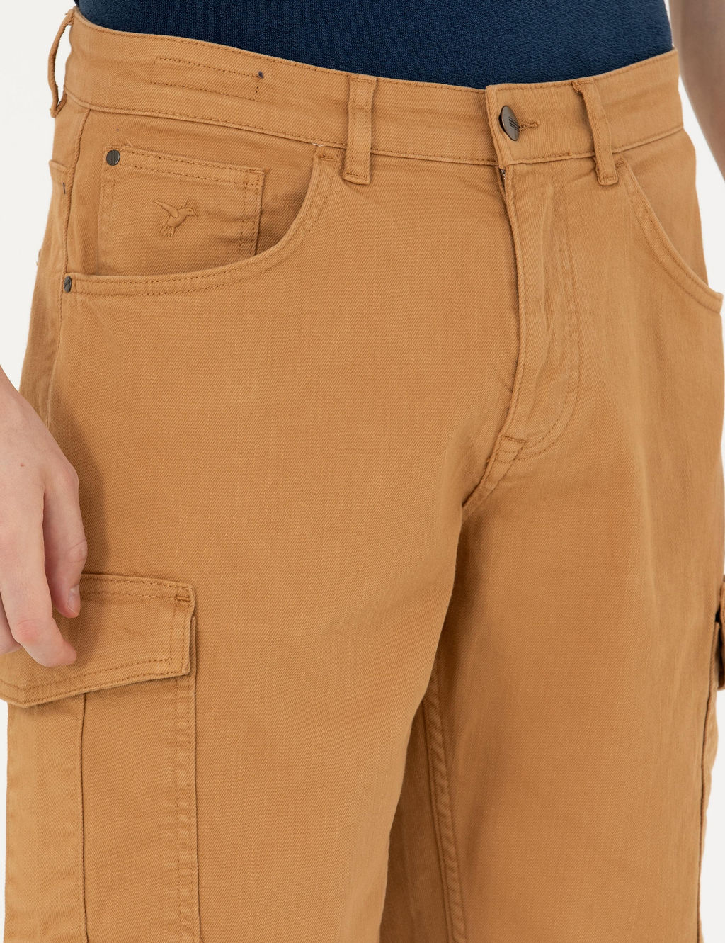 Джинсовые шорты-бермуды узкого кроя светло-коричневого цвета