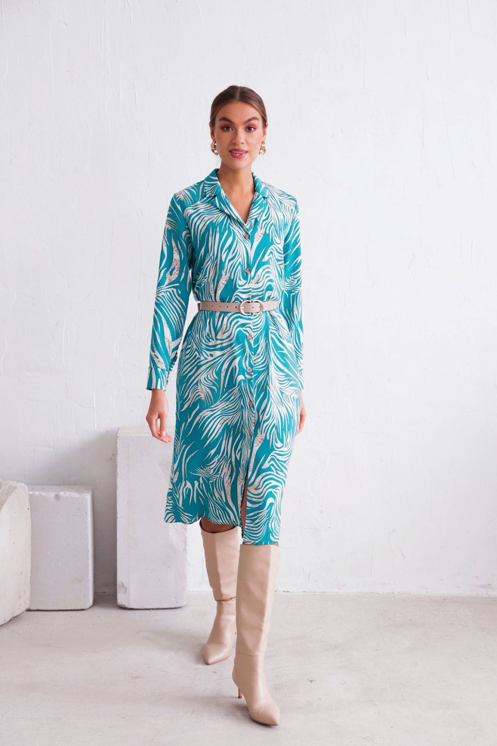 11638 Платье-рубашка с английским воротником бирюзово-белое - Martichelli фото 7