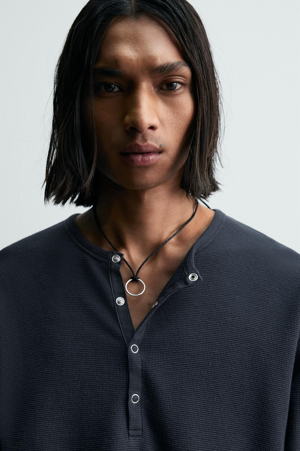 LIMITED EDITION WAFFLE-KNIT HENLEY T-SHIRT - Zara фото 5