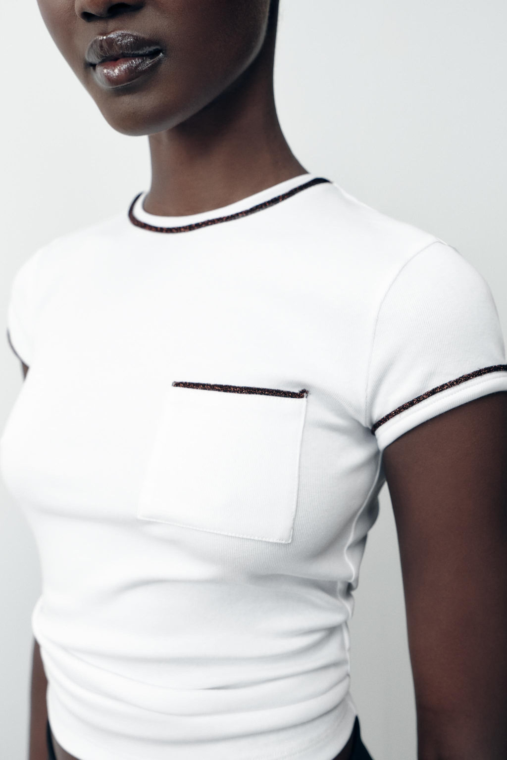 T-SHIRT WITH METALLIC THREAD TRIM - Zara фото 10