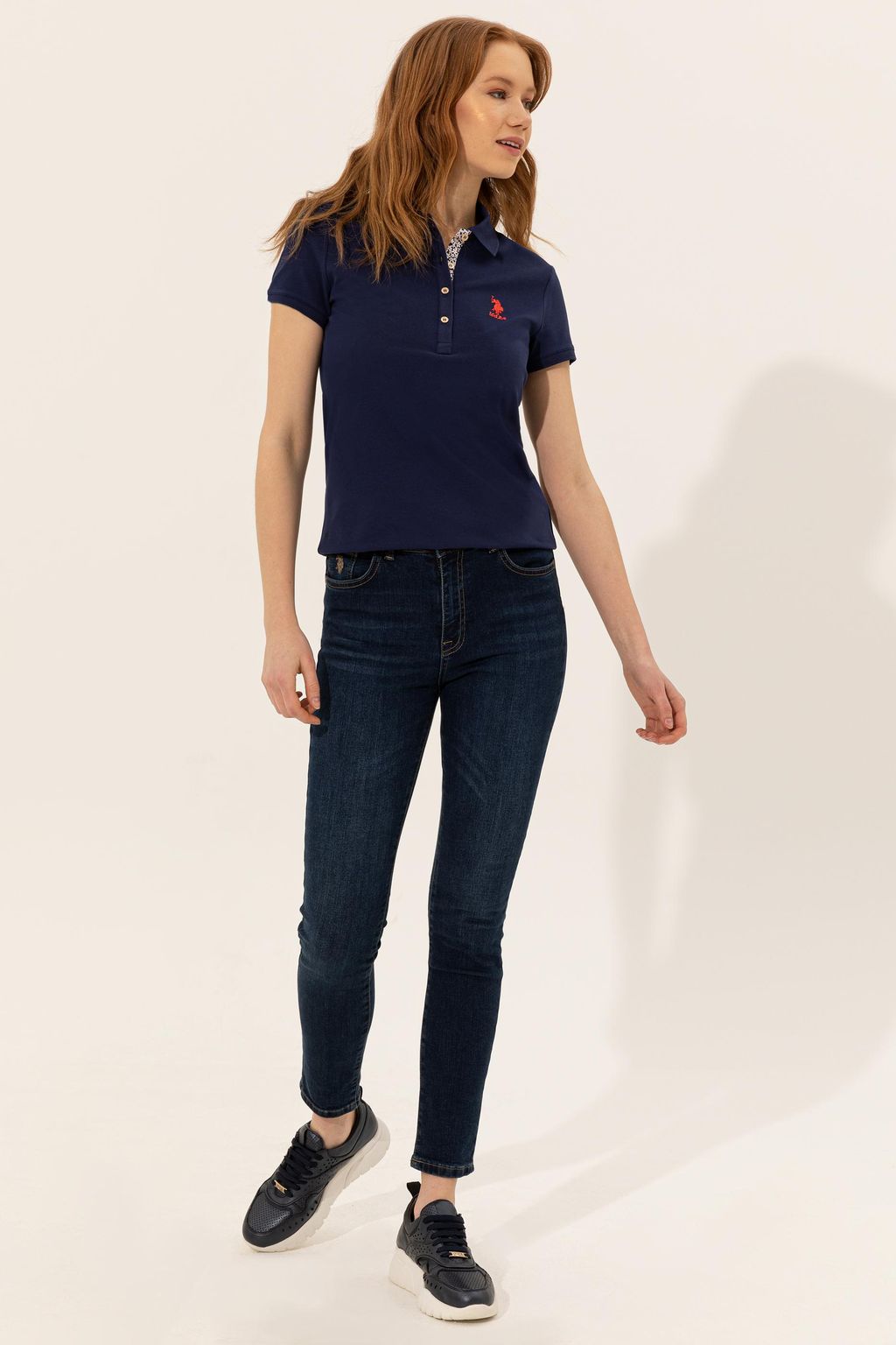 U. S. Polo Assn Женская темно-синяя базовая футболка с воротником-поло - U.s. polo assn фото 2