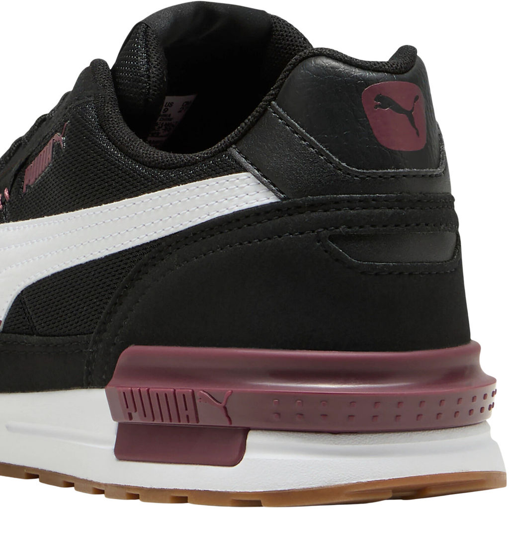 Кроссовки взрослые