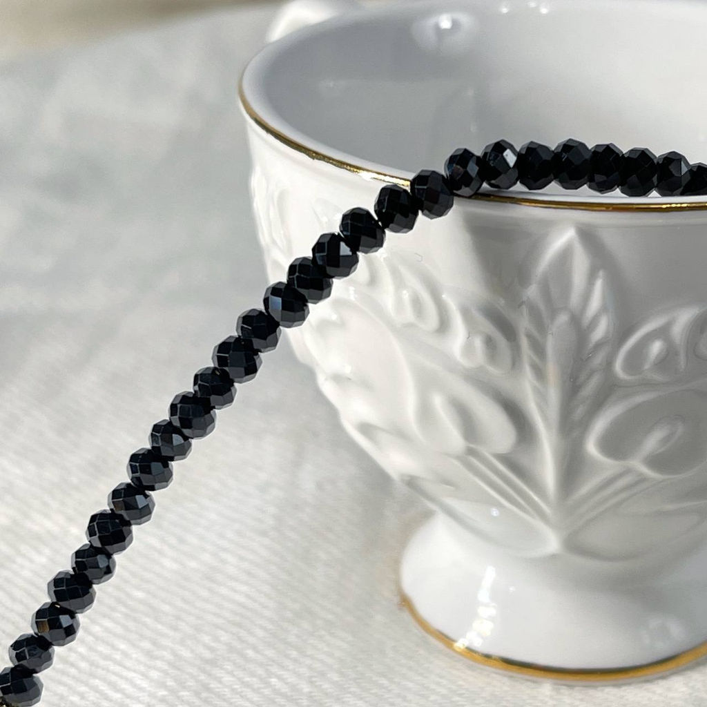 Колье из черной Шпинели и Лунного камня с подвеской 42 см +