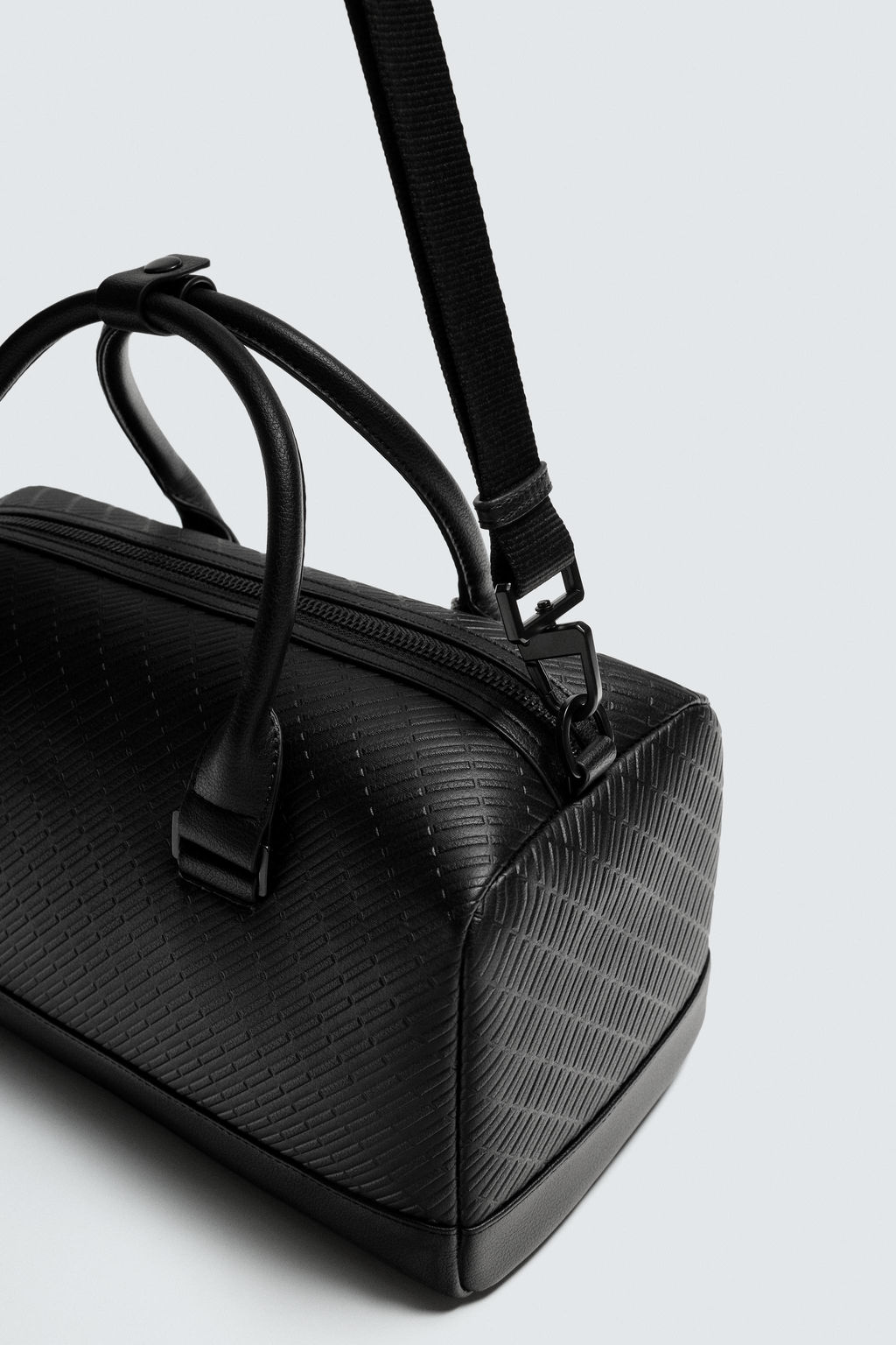 RUBBERISED TEXTURED CROSSBODY BAG - Zara фото 5