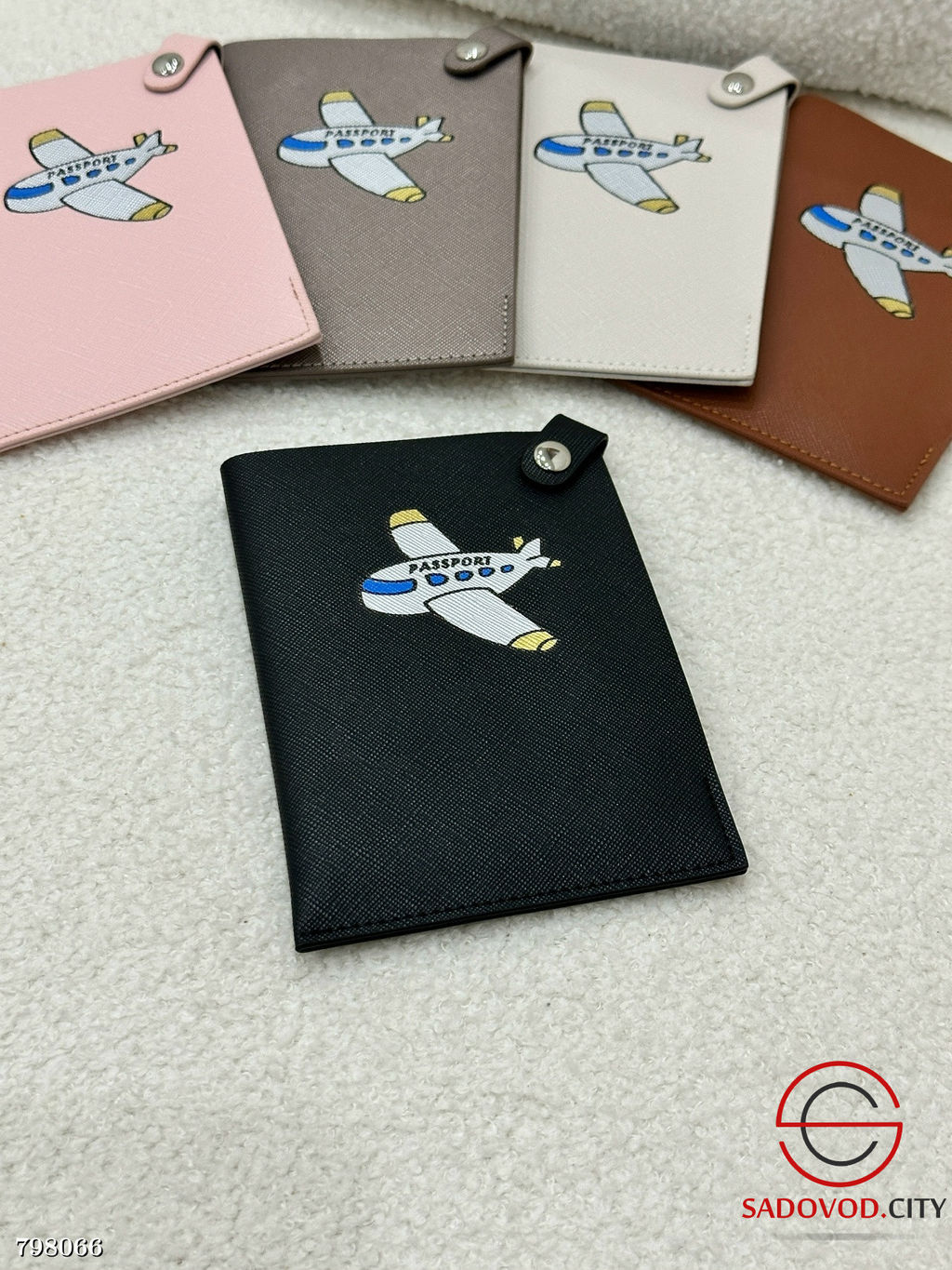 Обложка для паспорта с ярким принтом самолёта. - Bruno фото 21