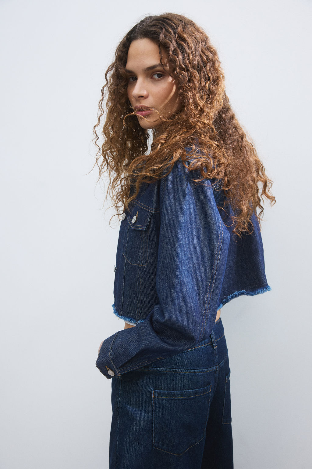 Cazadora denim cropped - H&m фото 5