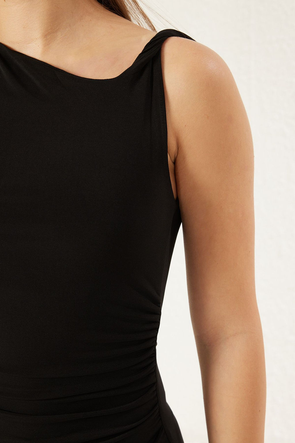 Siyah Duz Buzgu / Drape Midi Fitted Buzgu Drape Detayl? Esnek Orme Elbise TWOSS25EL00109 - Trendyolmilla фото 5