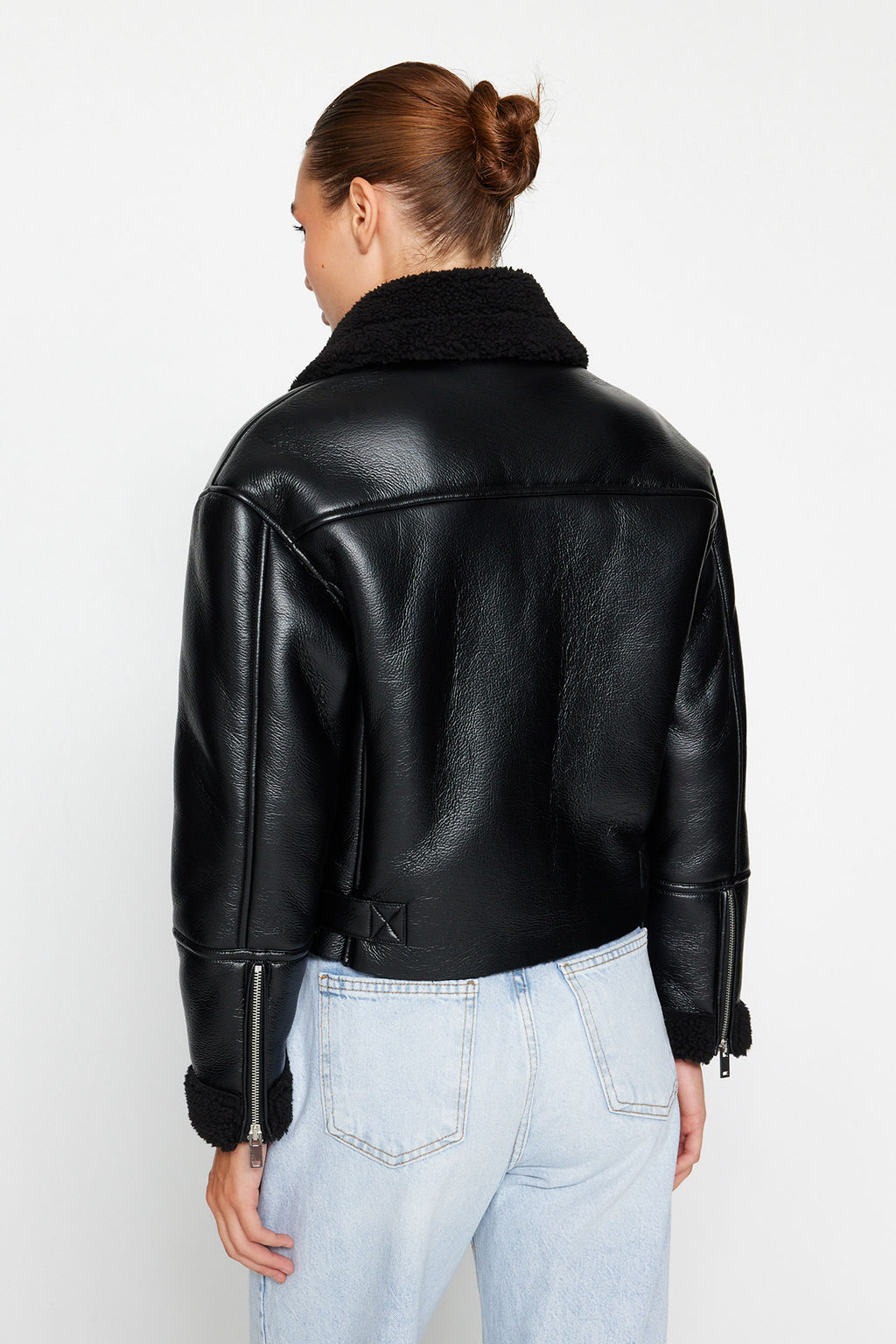 Siyah Regular Kal?p Pelus Detayl? Suni Deri Biker Ceket Mont TWOAW24MO00279