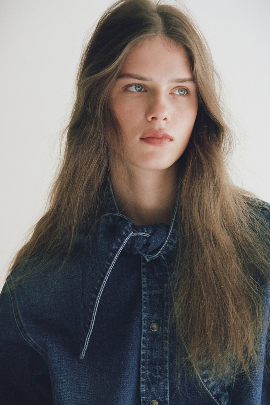 Camisa denim con cuello lazo - H&m фото 5